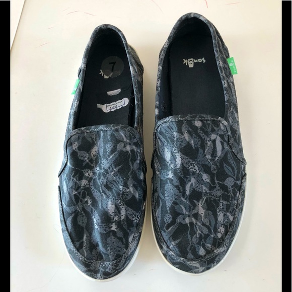 Sanuk Women’s Size 7 Loafers. EUC